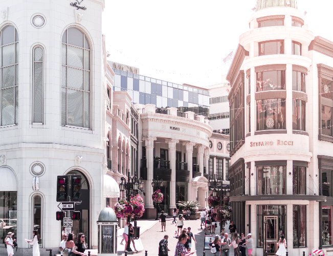 How To Finance Your Beverly Hills Lifestyle #luxury #love #bevhillsmag #beverlyhills #beverlyhillsmagazine