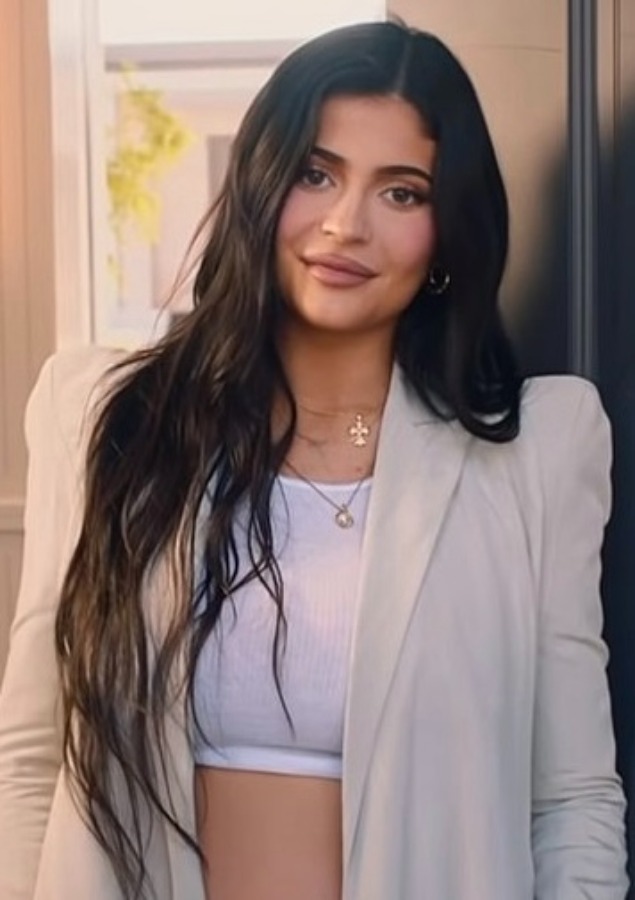 Kylie Jenner #bevhillsmag #beverlyhillsmagazine #beverlyhills #celebrities #moviestars #hollywoodspotlight #celebrityspotlight #kyliejenner