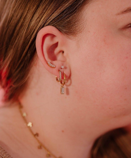 Why Gym-Goers and Runners Are Loving Flat Back Earrings #jewelry #earrings #bevhillsmag #beverlyhills #beverlyhillsmagazine
