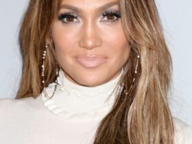 Jennifer Lopez Beauty Secret #bevhillsmag #beverlyhillsmagazine #beverlyhills #celebrities #moviestars #hollywoodspotlight #celebrityspotlight #jenniferlopez #jlo
